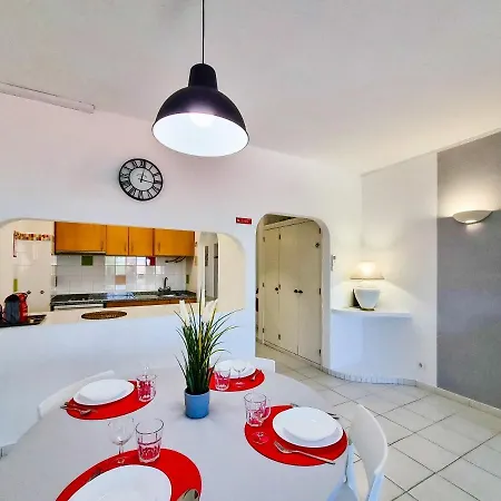 Flh Holiday Flat With Balcony Apartamento